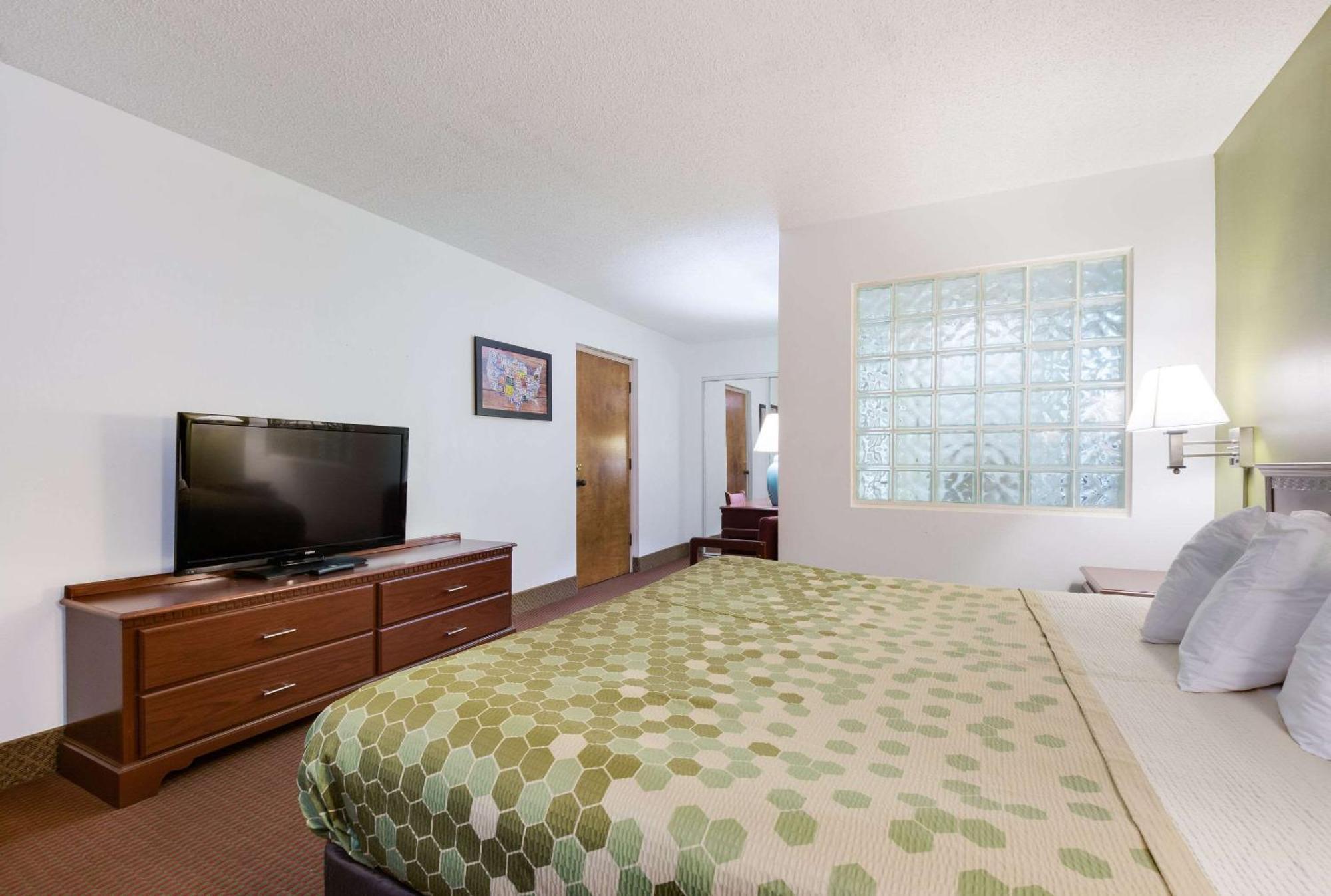 Econo Lodge Inn & Suites East Knoxville Bagian luar foto