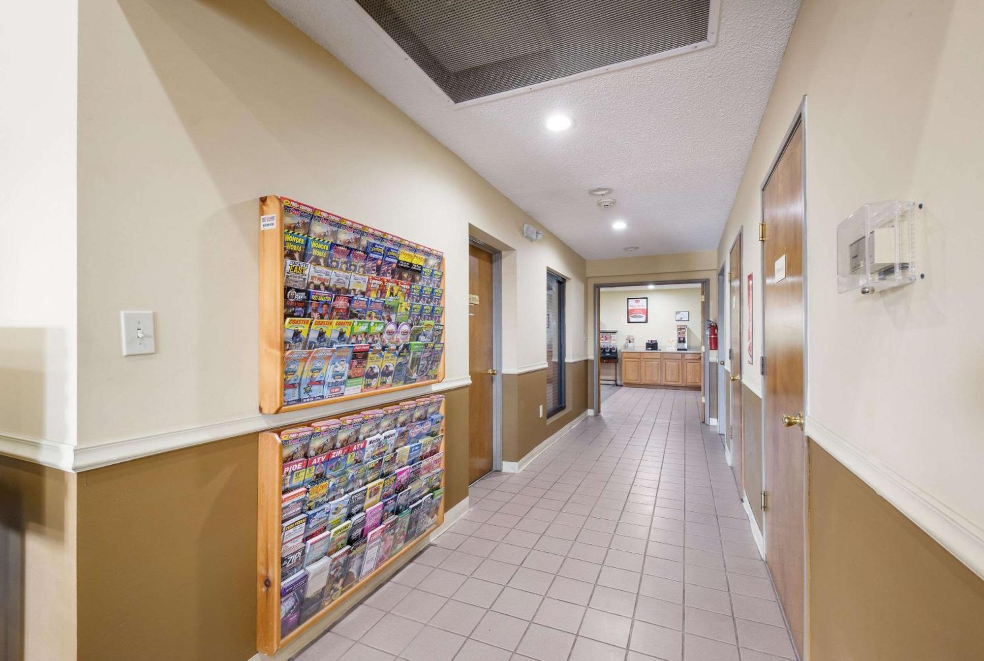 Econo Lodge Inn & Suites East Knoxville Bagian luar foto