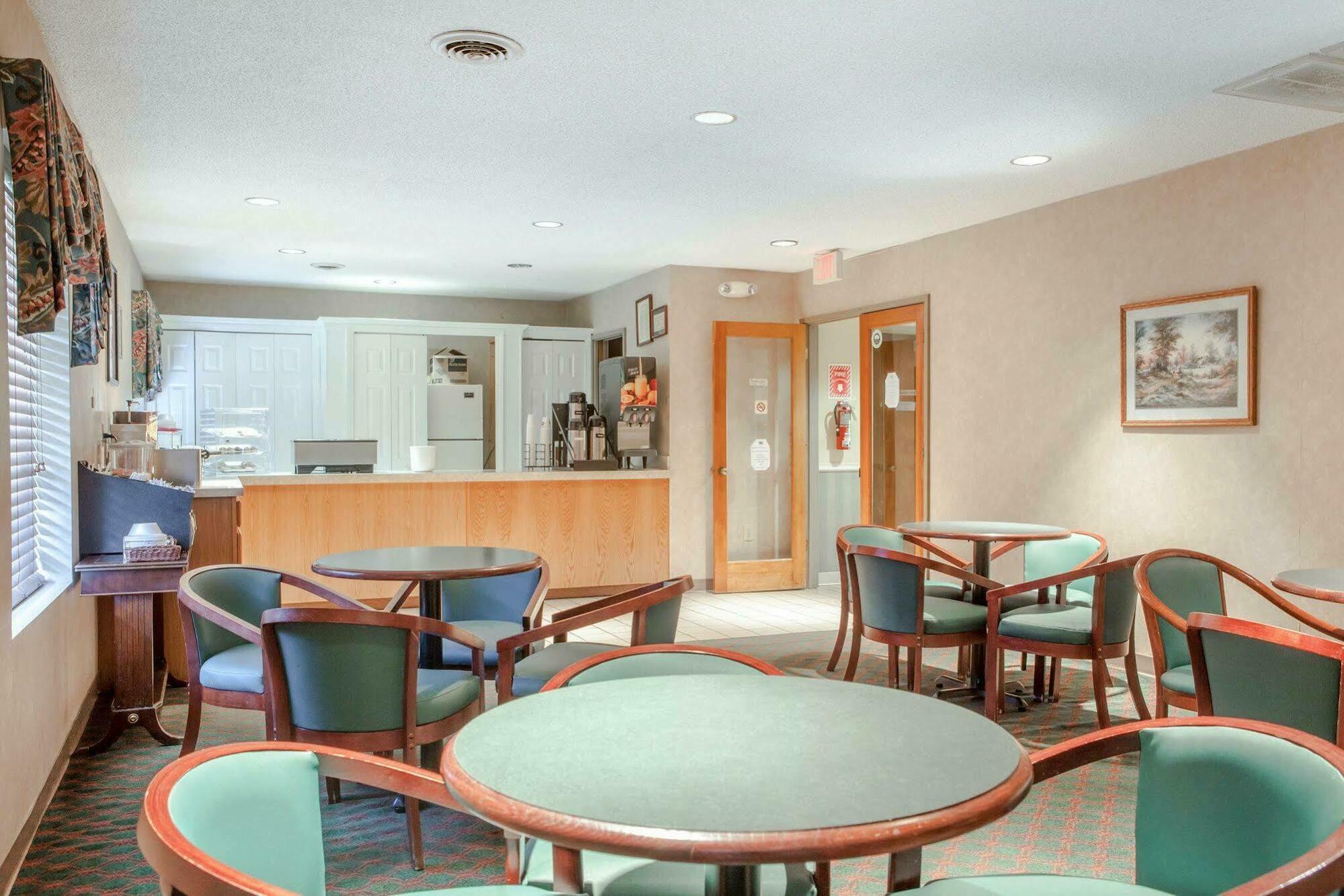 Econo Lodge Inn & Suites East Knoxville Bagian luar foto